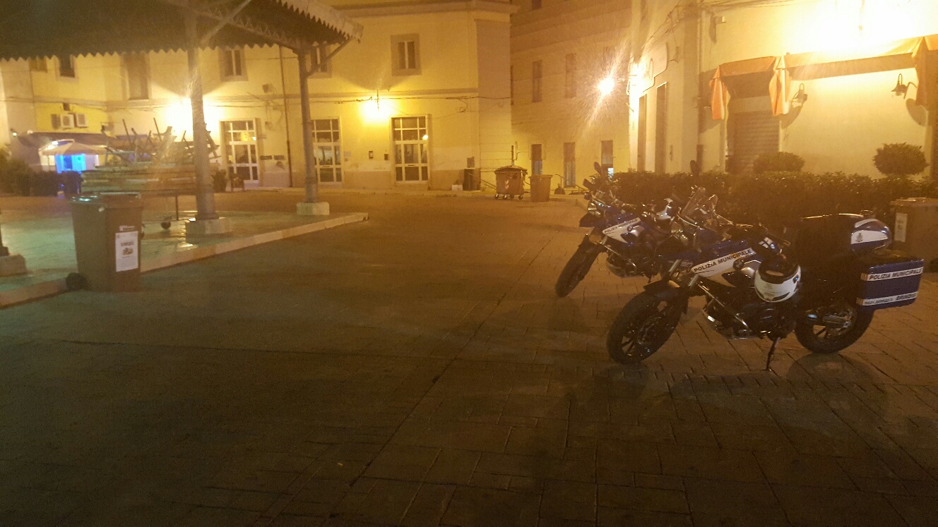 piazza-mercato-sera