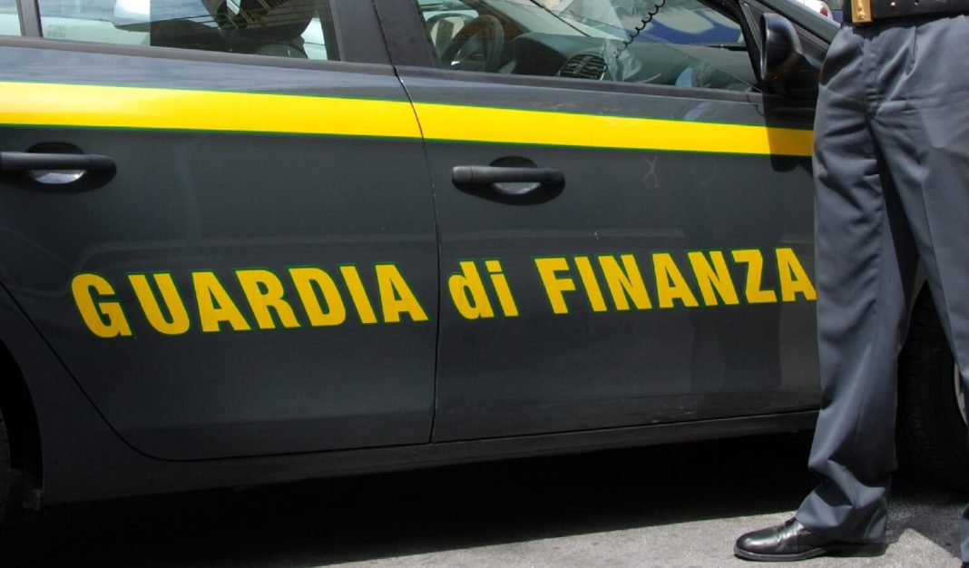 guardia di finanza auto