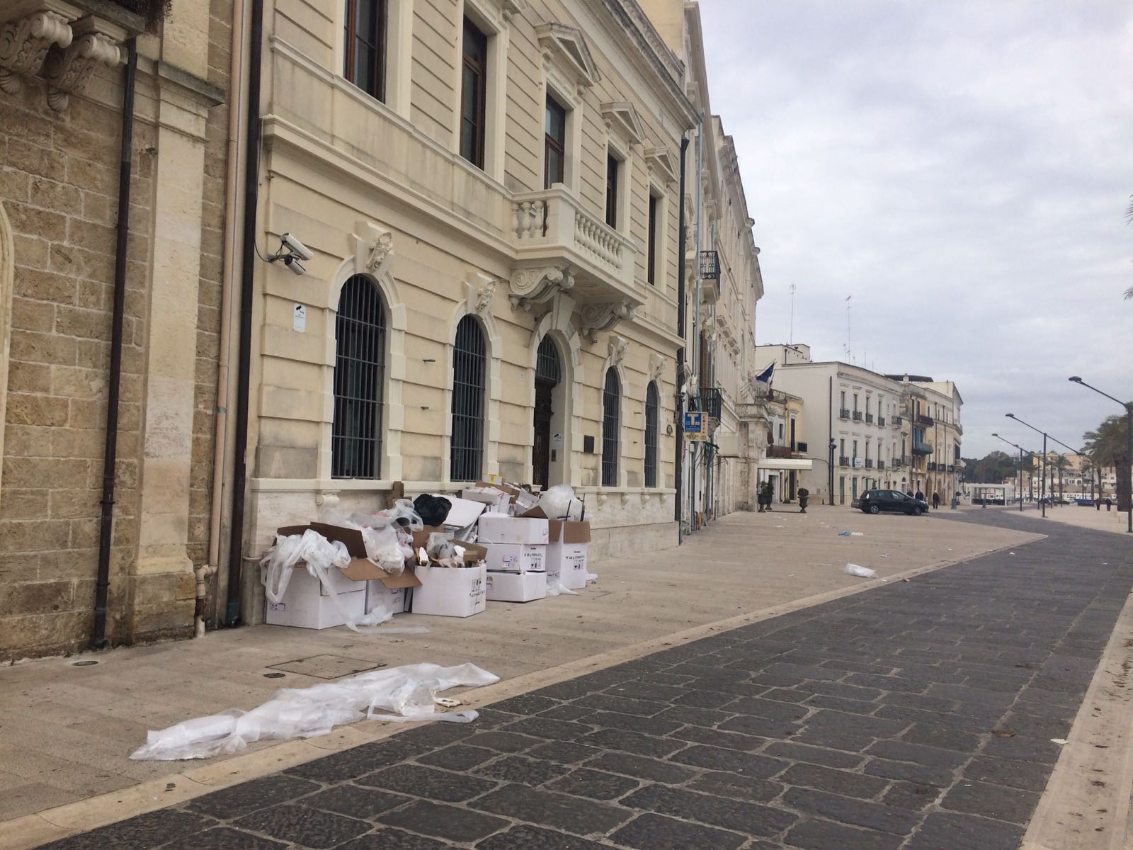 lungomare regina margherita rifiuti1