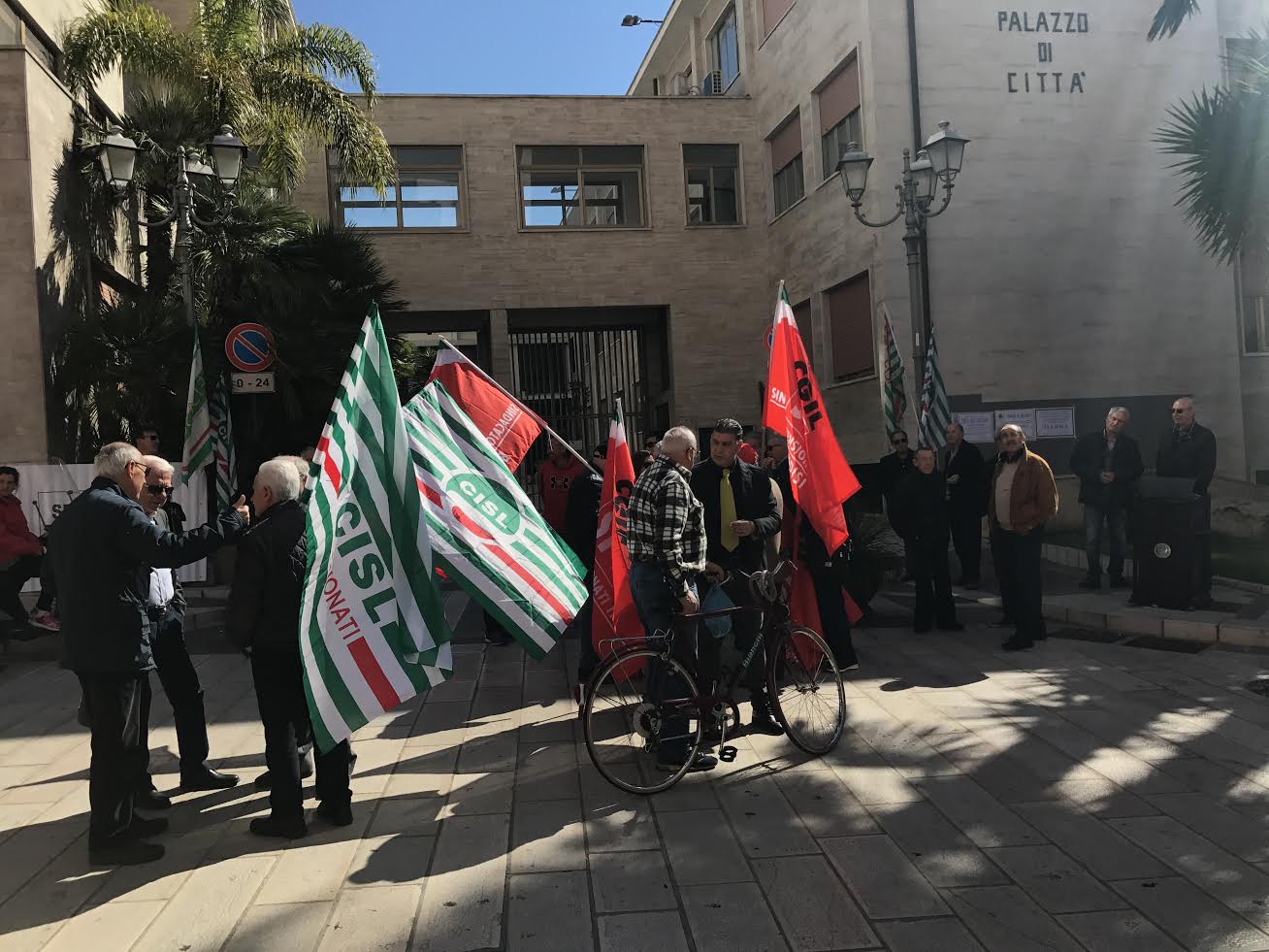 sit-in pensionati 4