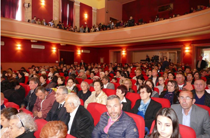 Il Teatro Petro Marko gremito