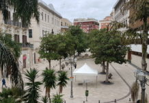 Futuro Nazionale in piazza della Vittoria: raccolta firme su Arneo, sicurezza e caro carburanti